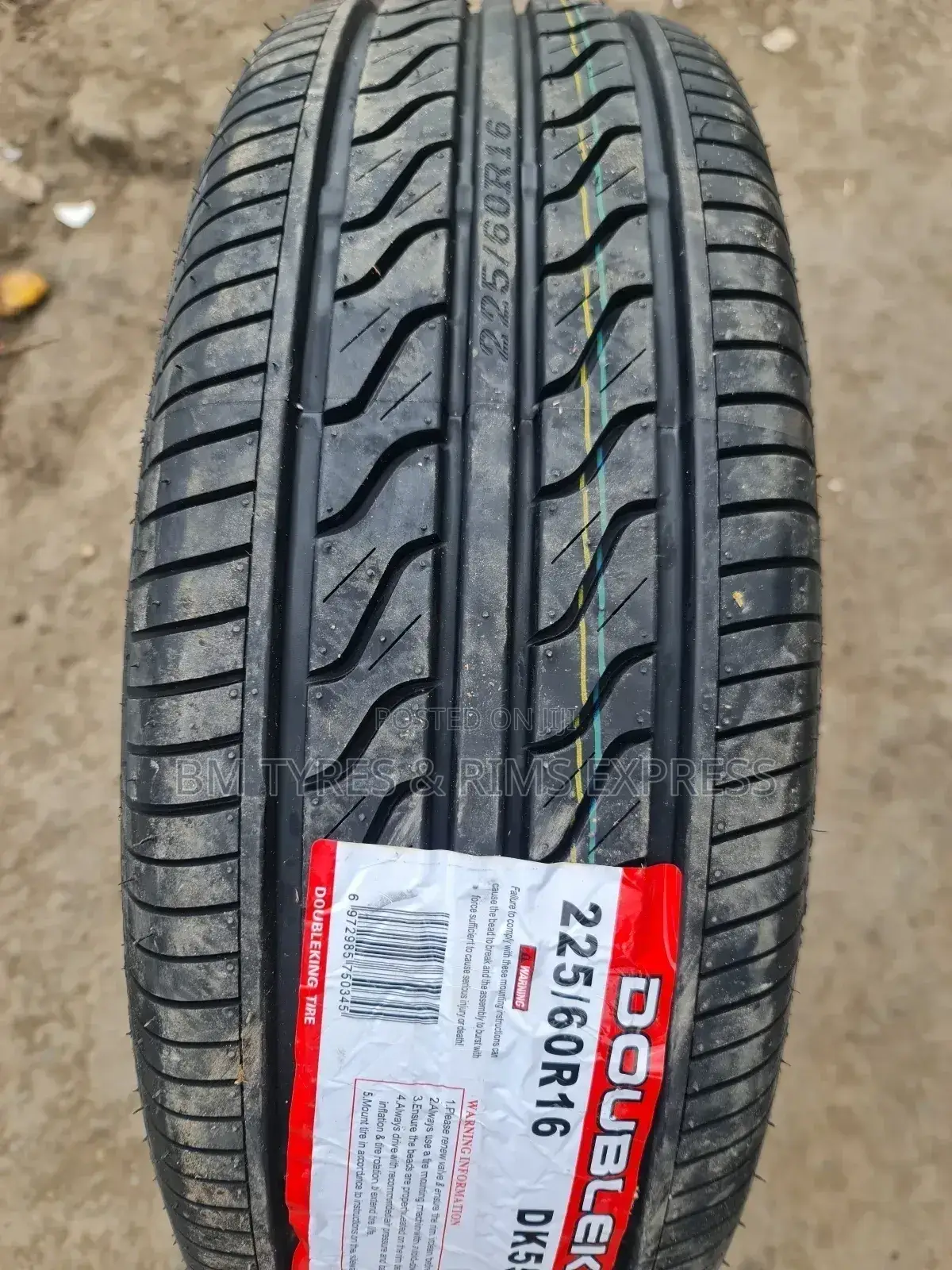 225 /60 R16 Doubleking Tyres (Dk558).