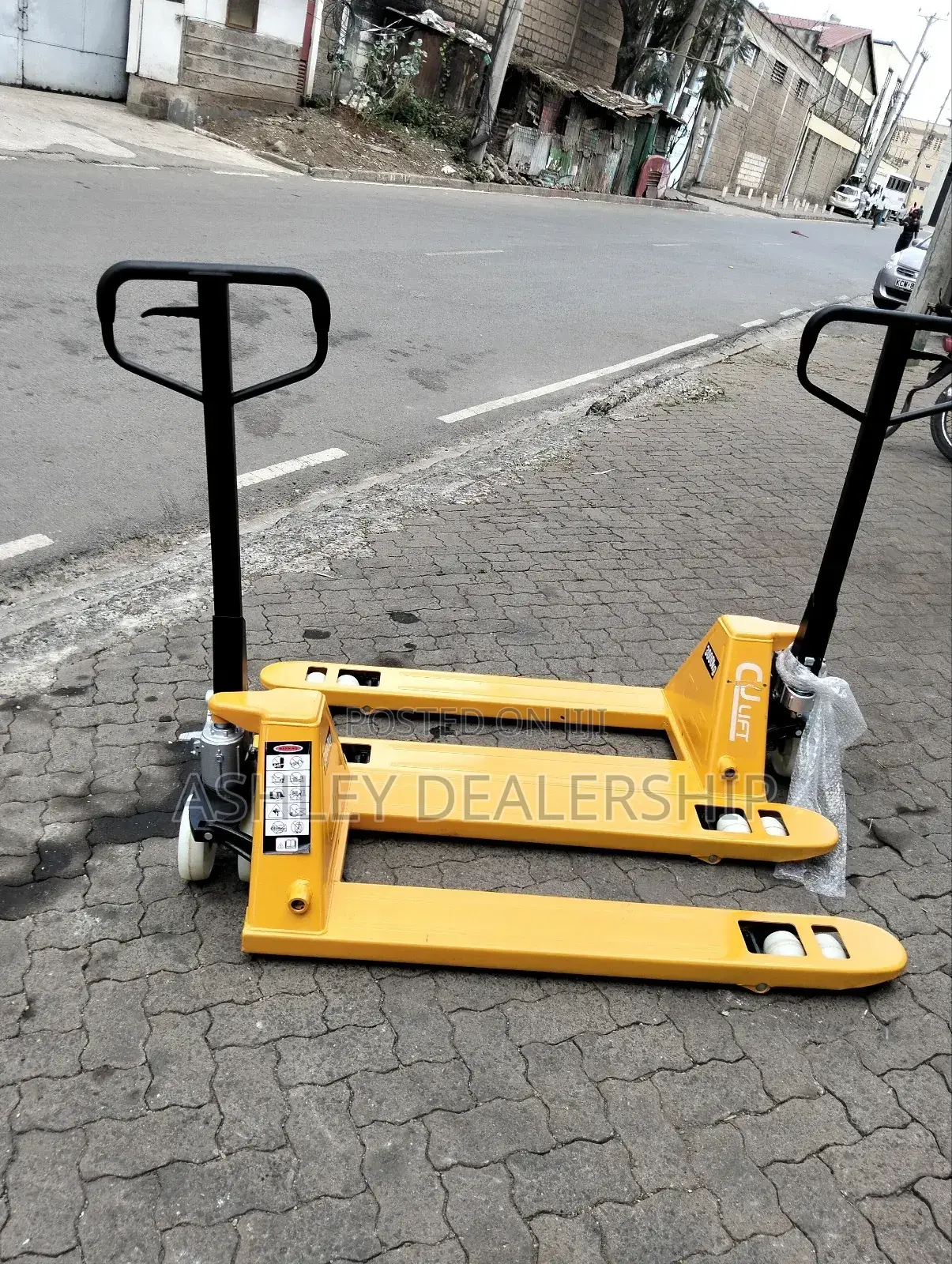 Narrow Base Hand Pallet Truck