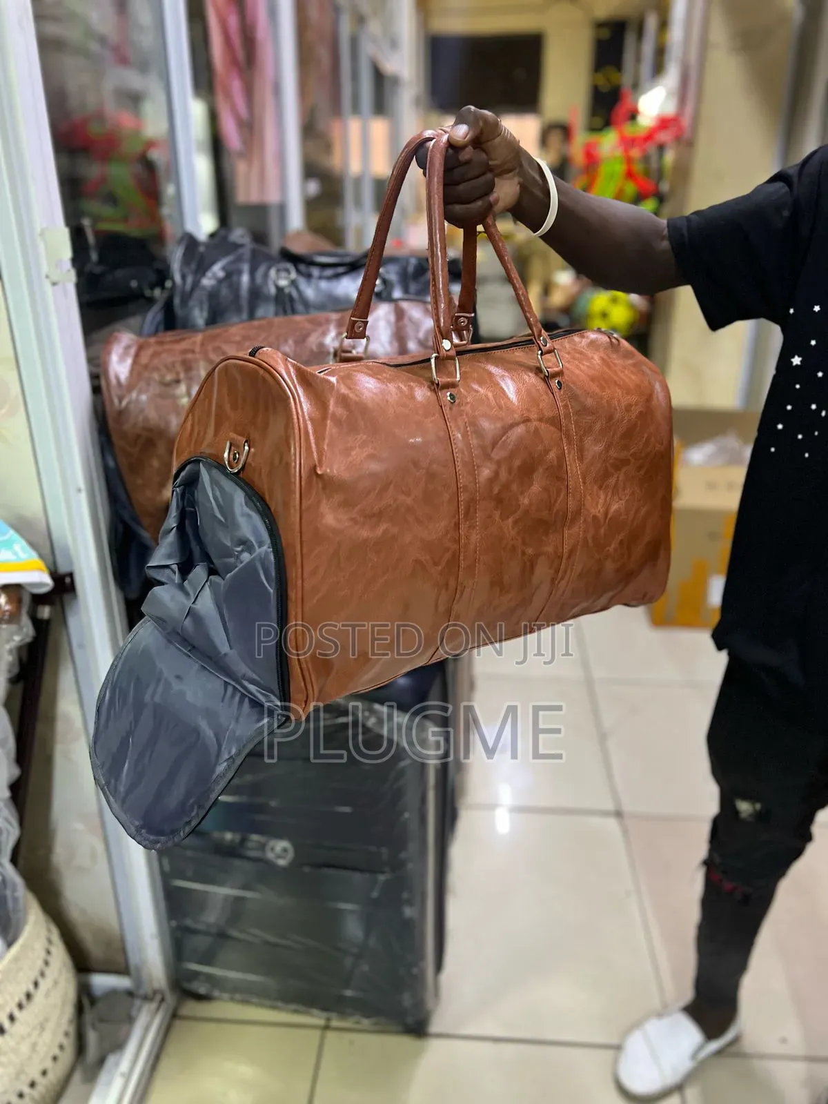 High Quality Leather Duffel Duffle Bag With a Shoe Compartment