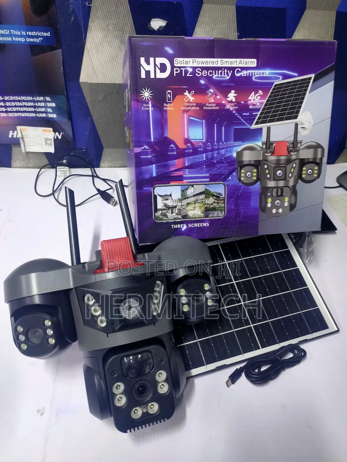 Triple Lens 4g Solar PTZ With Strobe Light and Alarm Siren