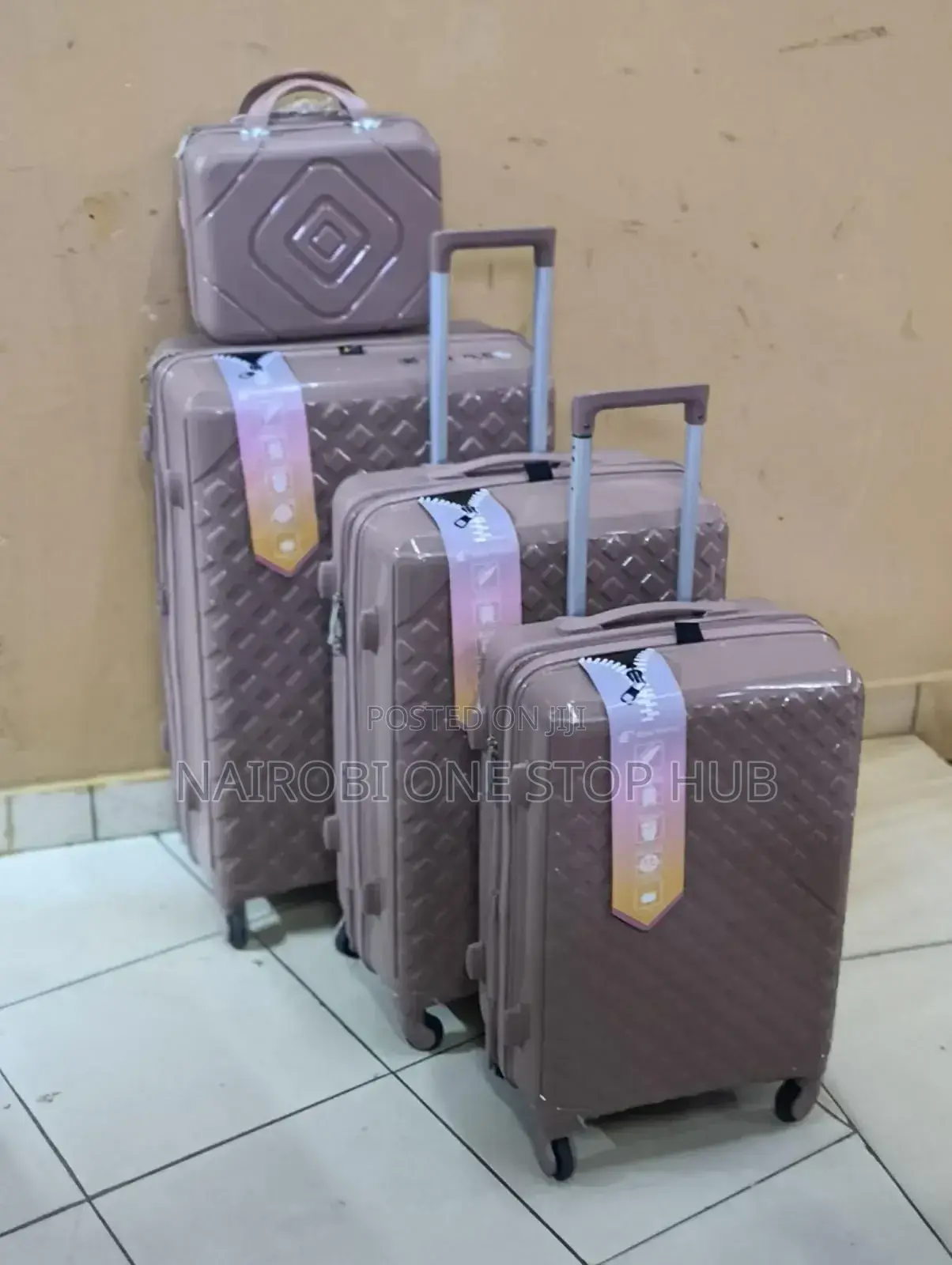 Luxurious 4 in 1 Unbreakable Suitcases