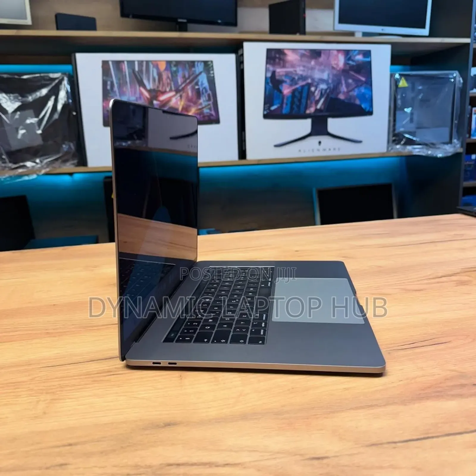 Laptop Apple MacBook Pro 2018 16GB Intel Core I7 SSD 256GB