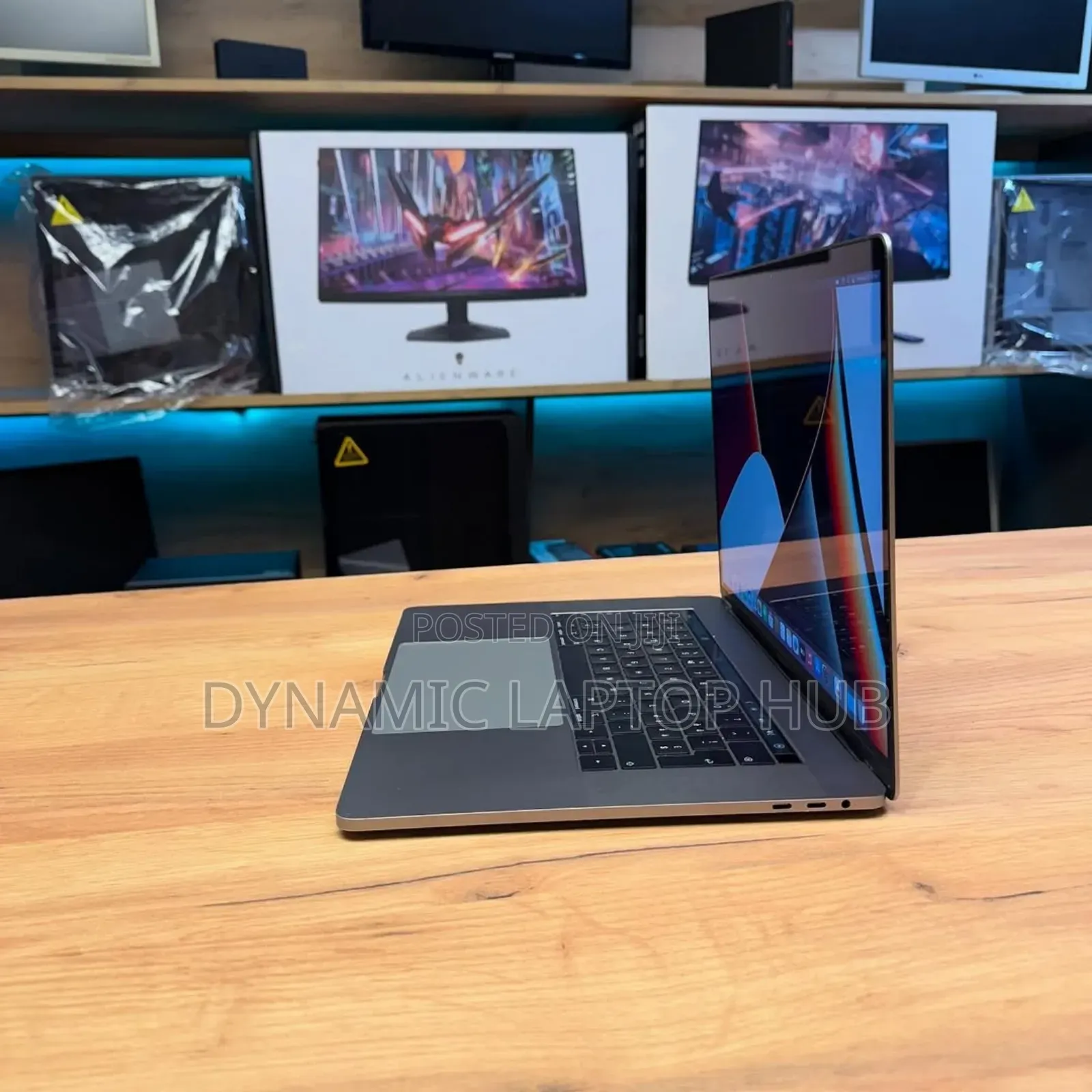 Laptop Apple MacBook Pro 2018 16GB Intel Core I7 SSD 256GB
