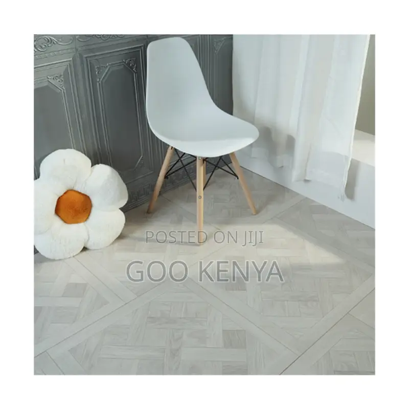 Home Chair; Modern Plastic Eames Dining Chair for Outdoor Indoor Use