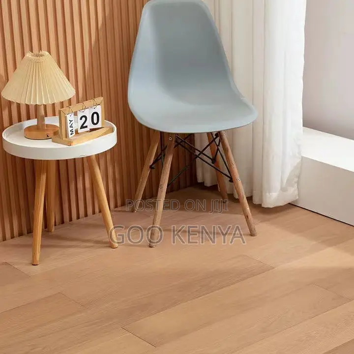 Home Chair; Modern Plastic Eames Dining Chair for Outdoor Indoor Use