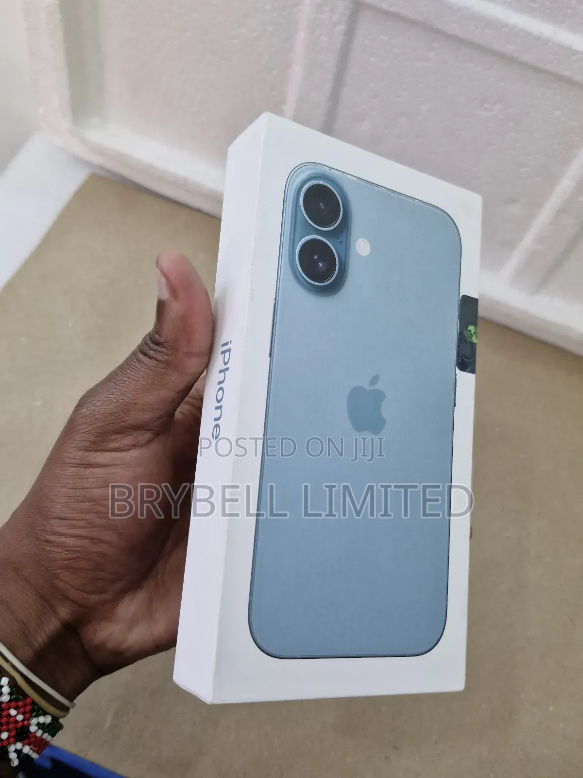 New Apple iPhone 16 128 GB Blue