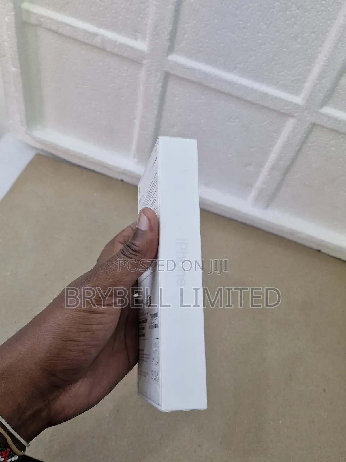 New Apple iPhone 16 128 GB White