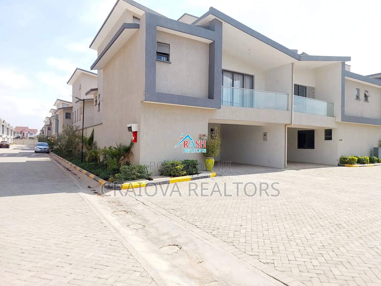 4bdrm Townhouse / Terrace in Gateway Mall Area for rent