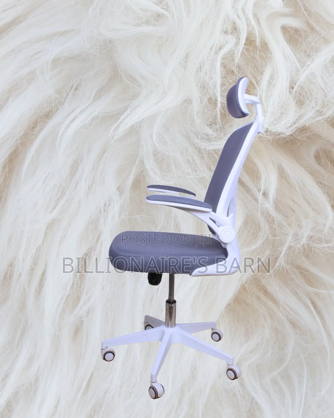 White Ergonomic Office Chair | High-Back Scratch-Resistant Finish