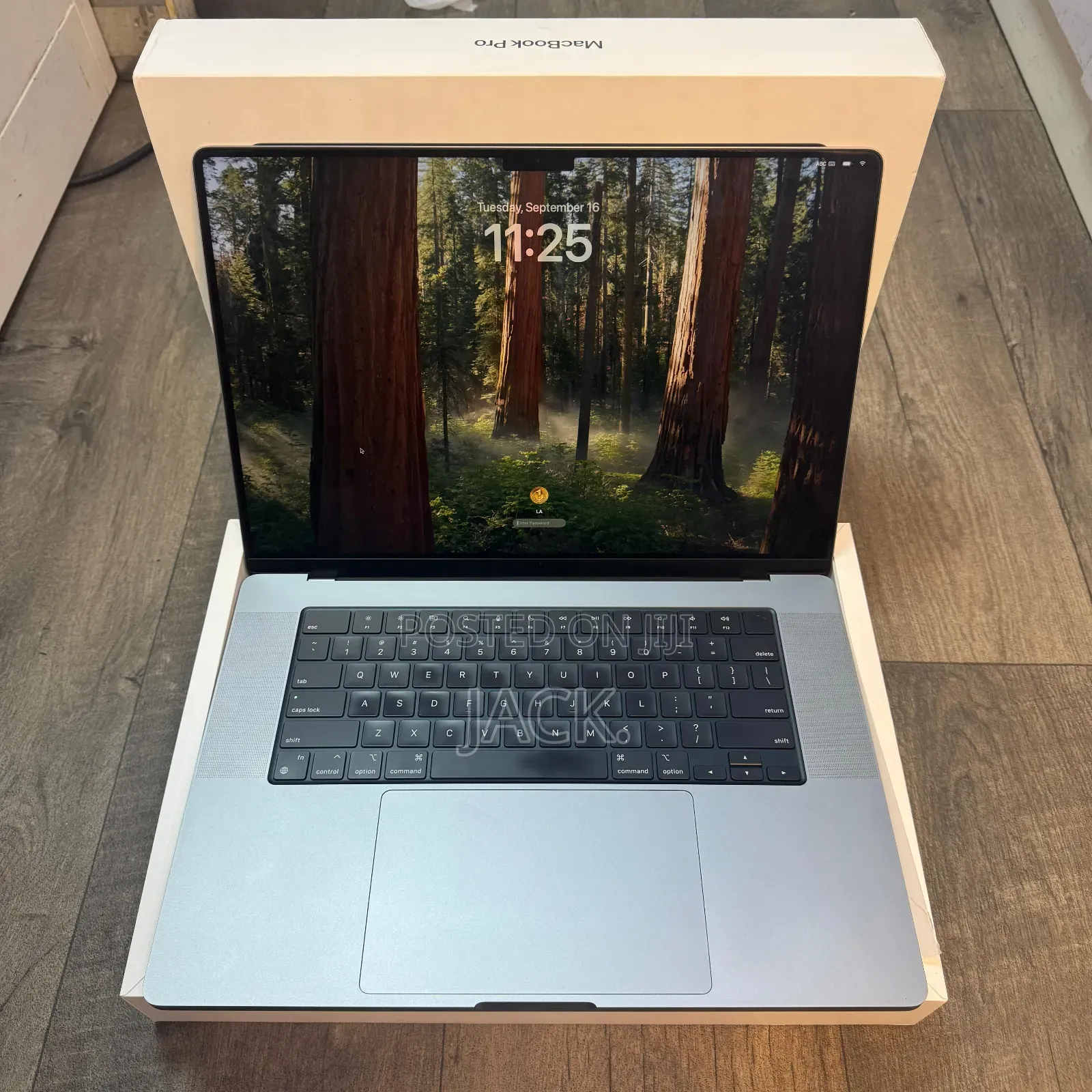 Laptop Apple MacBook Pro 2021 M1 16GB Apple M1 Pro SSD 1T