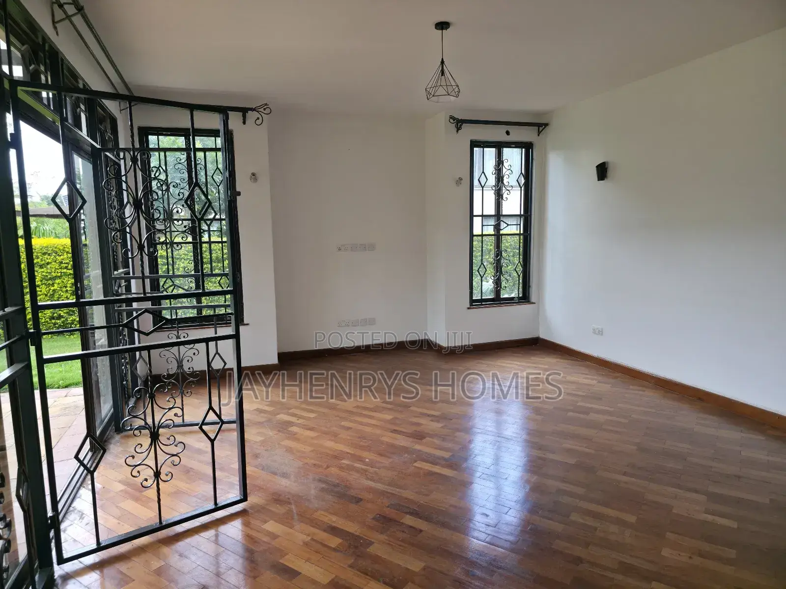 4bdrm House in Ridgeways for sale
