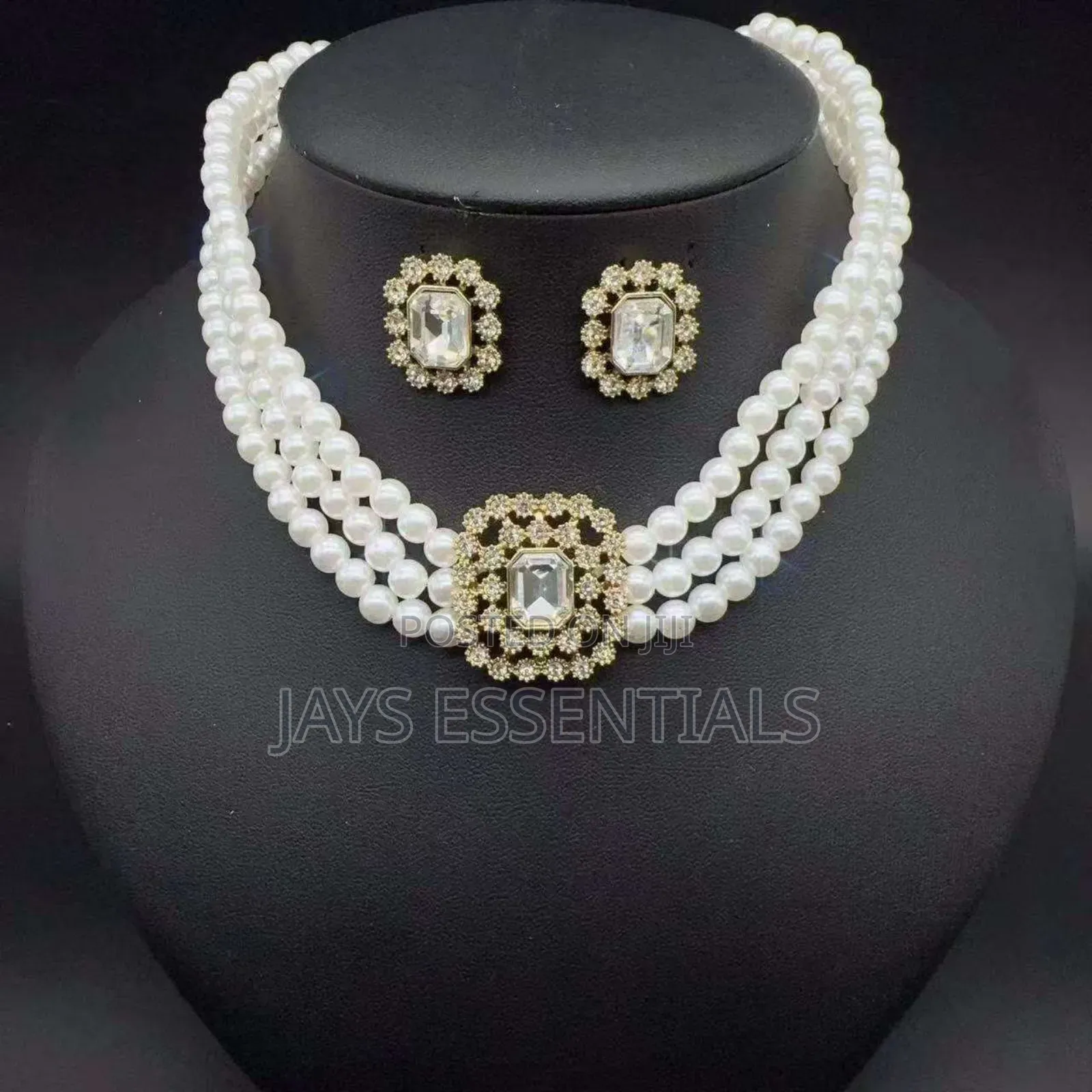 Pearl Necklace and Earrings Set