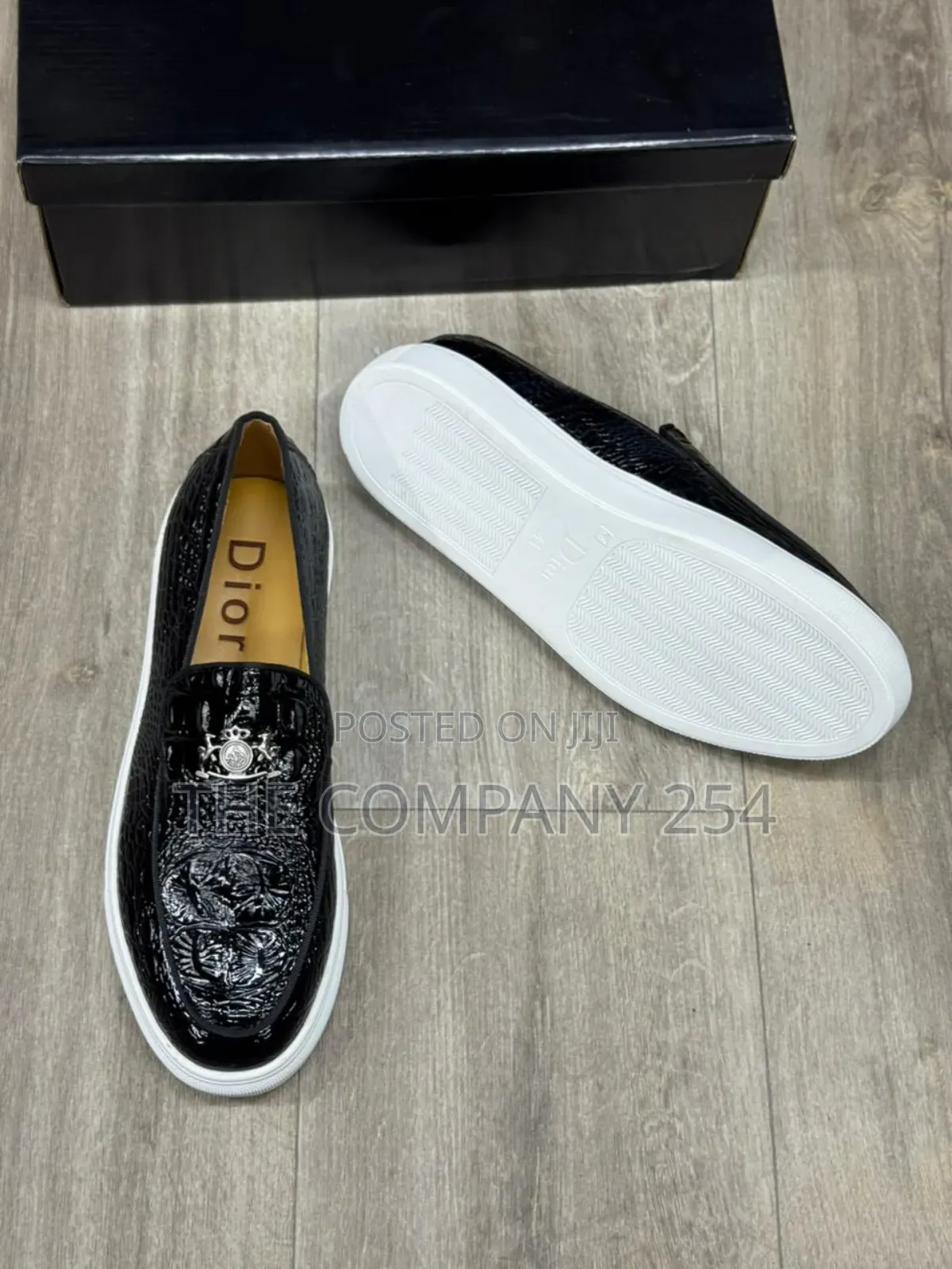 Quality Casual Slip on Wetlook Leather White Sole Shoes
