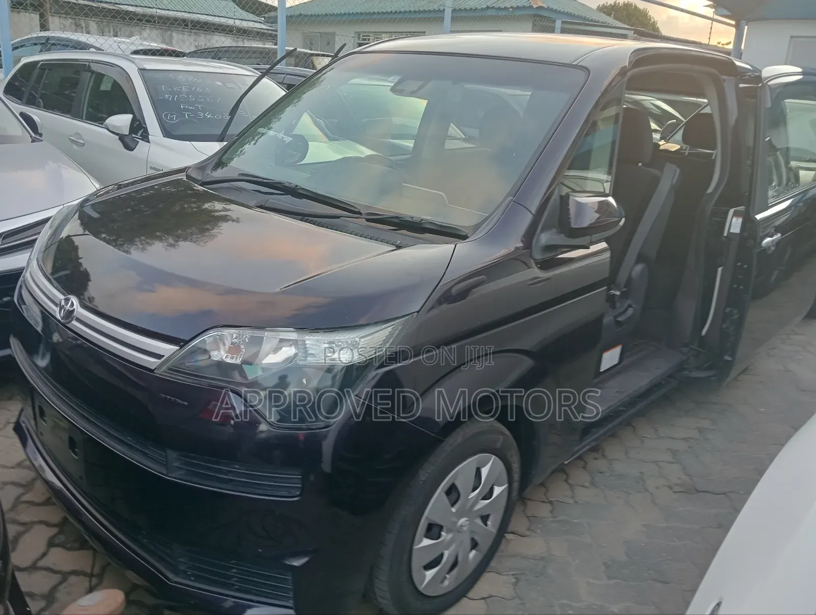Toyota Spade 2019 Purple