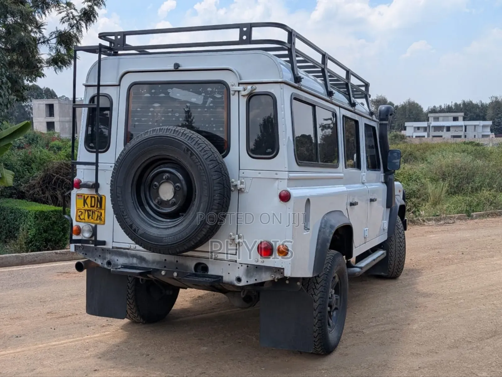 Land Rover Defender Puma 110 2.4 TD 2012 White
