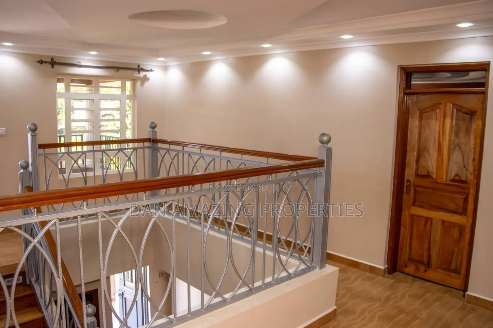 5bdrm Maisonette in Waiyaki Way, Zambezi/Sigona for sale