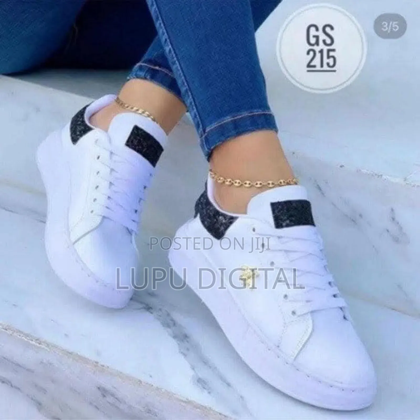 Bee Sneakers Fully Restocked 
Sizes 37 42