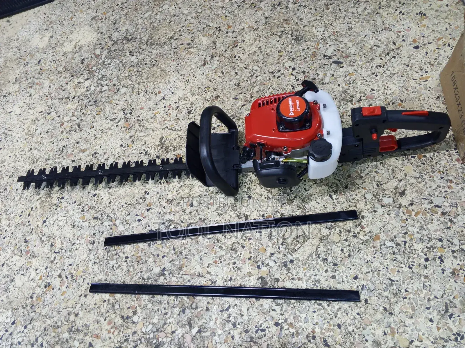 Premier Gasoline Hedge Trimmer