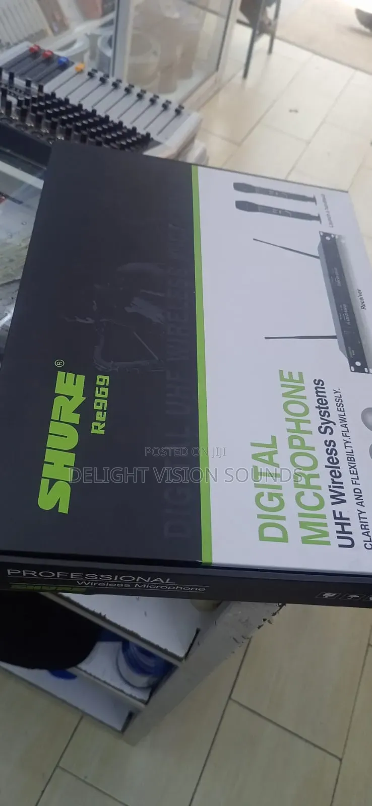 Shure Reliable Wire Less Microphone (Re969)