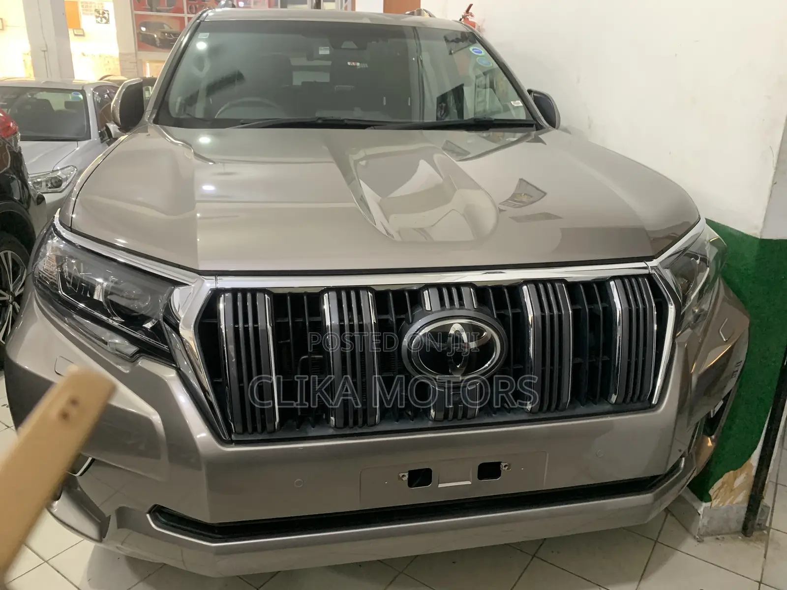 Toyota Land Cruiser Prado 2.7 2018 Ivory