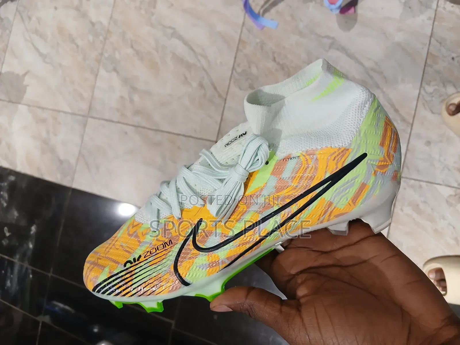 Fresh Air Zoom Nike Football Boots for Kids - Soccer Shoes