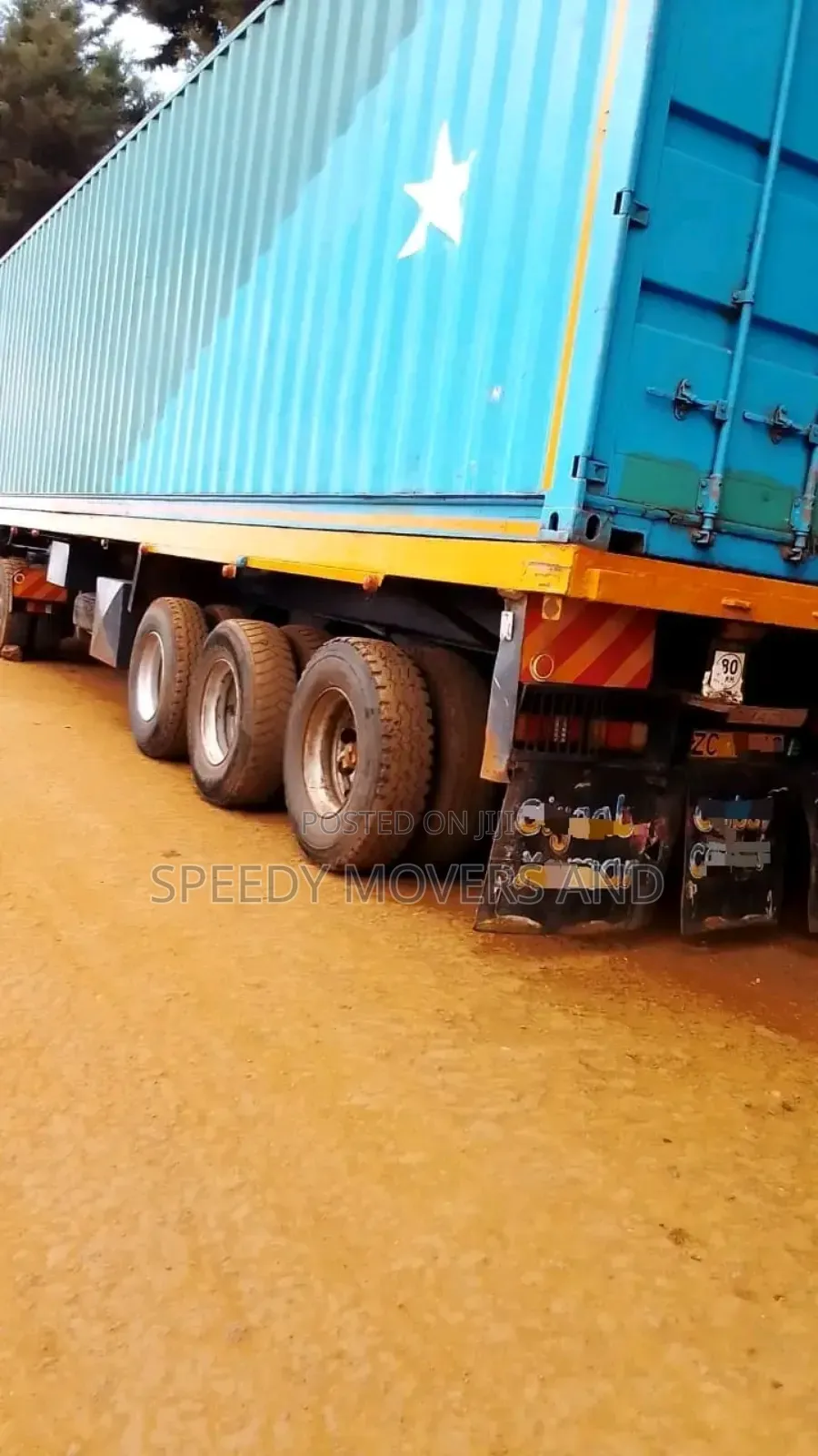 Boxbody, Flatbed Trailers for Hauling Are Accessible