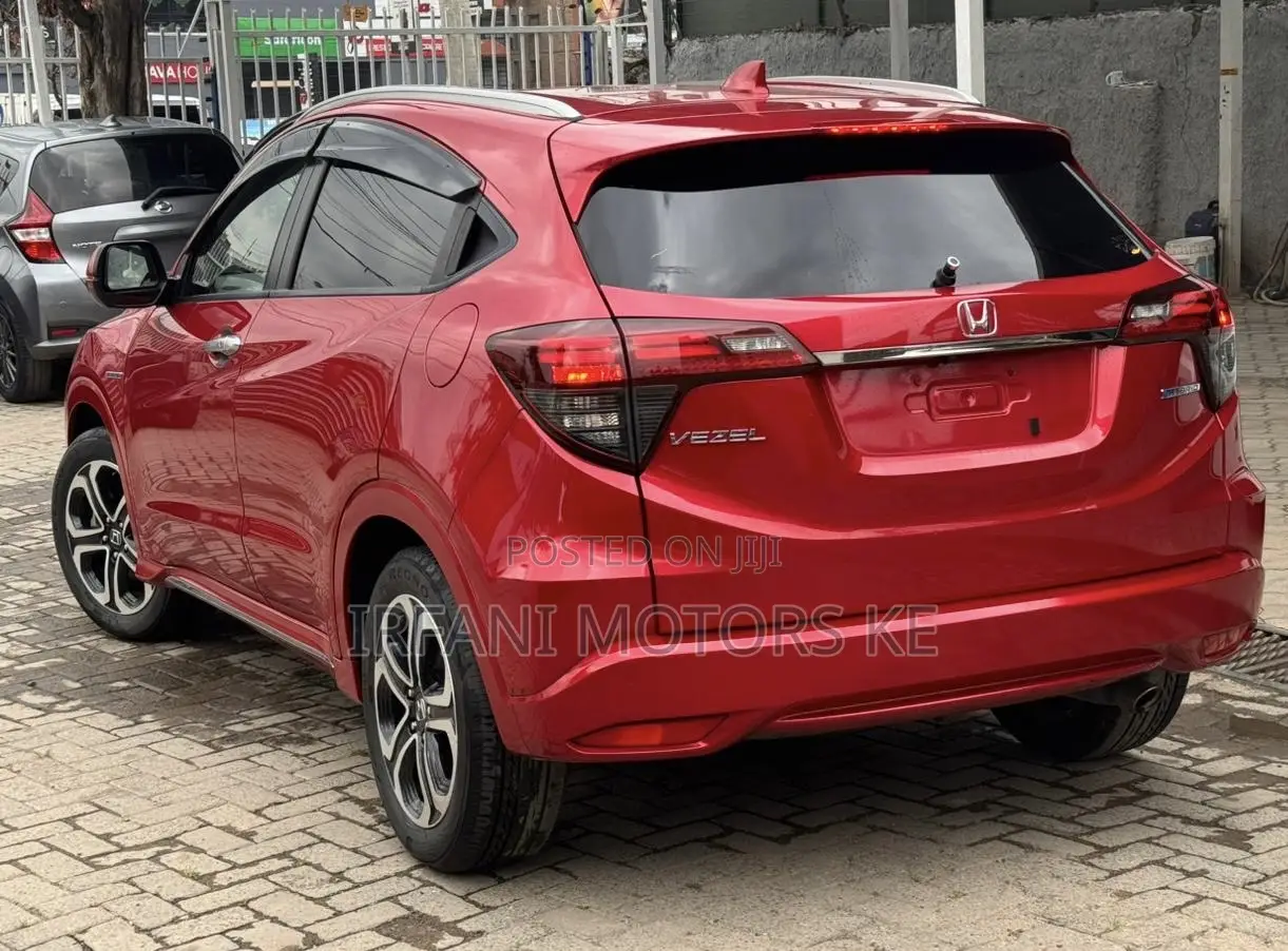 Honda Vezel 1.5 Hybrid 2WD 2018 Red