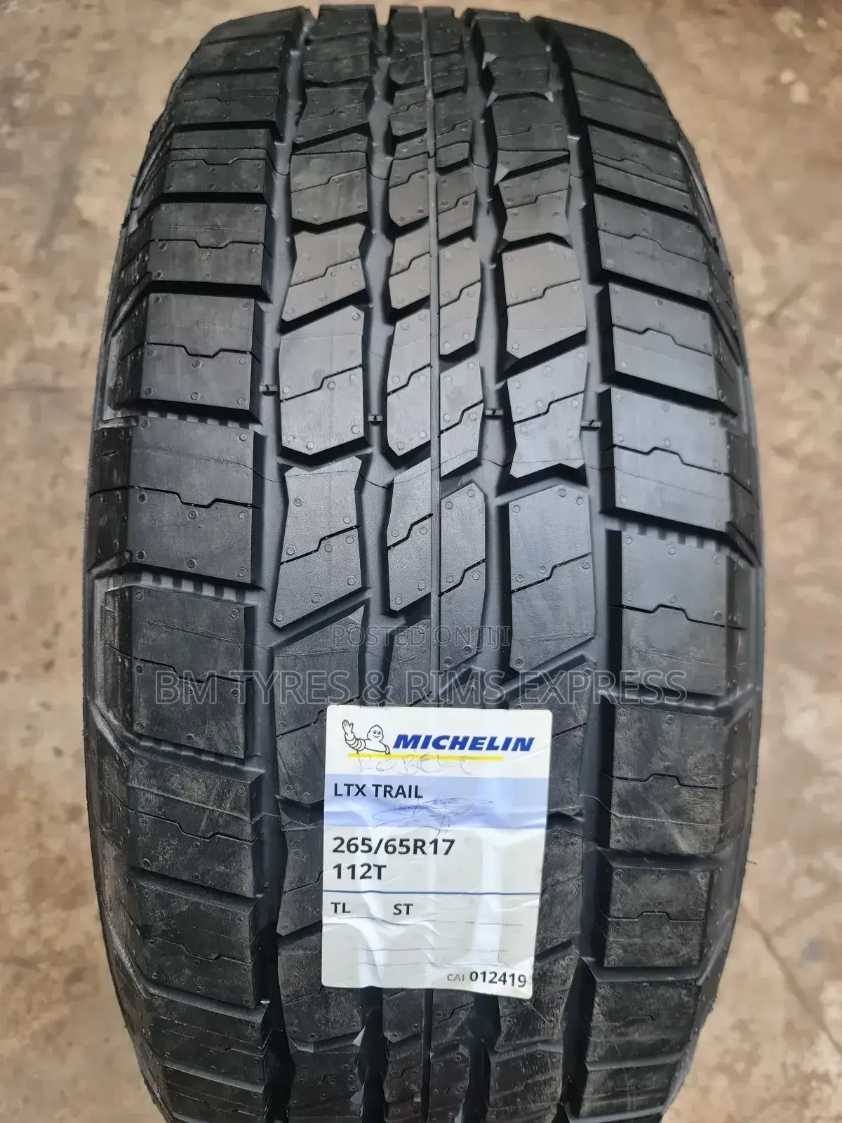 265 /65 R17 Michelin Tyres (Ltx Trail:)