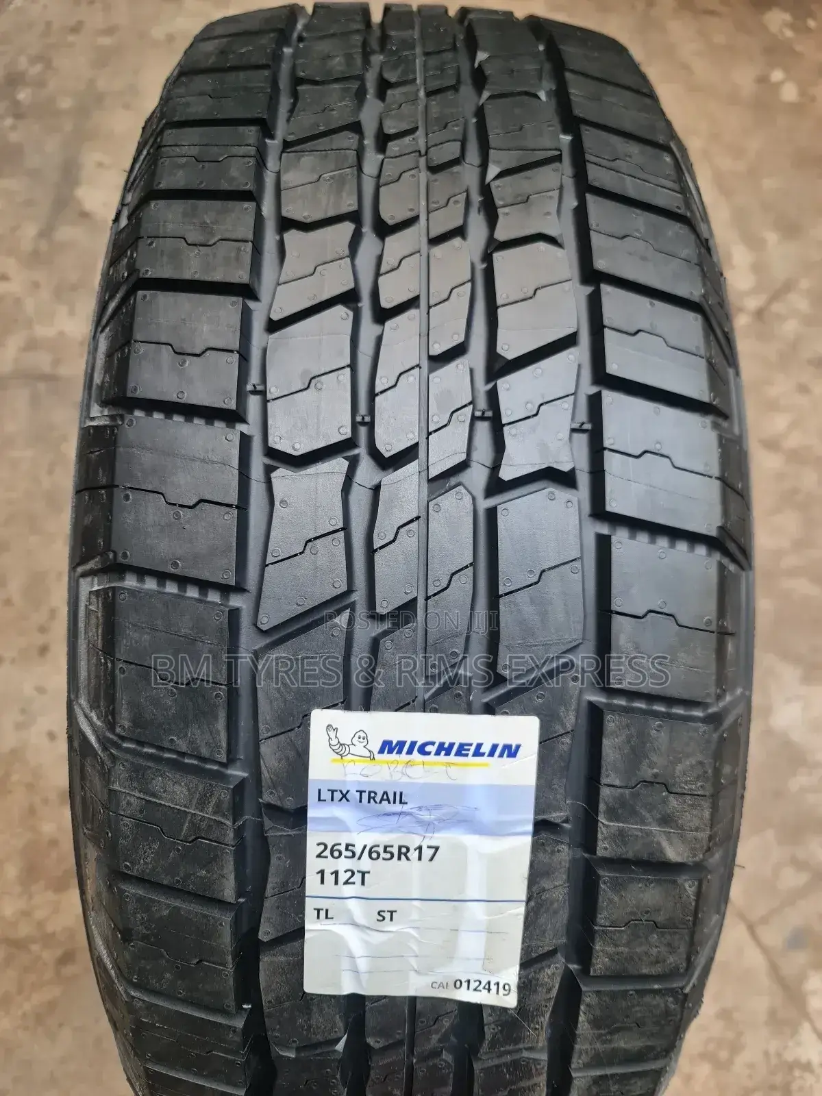 265 /65 R17 Michelin Tyres (Ltx Trail:)