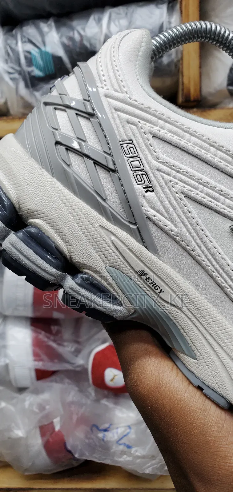 New Balance 1906r