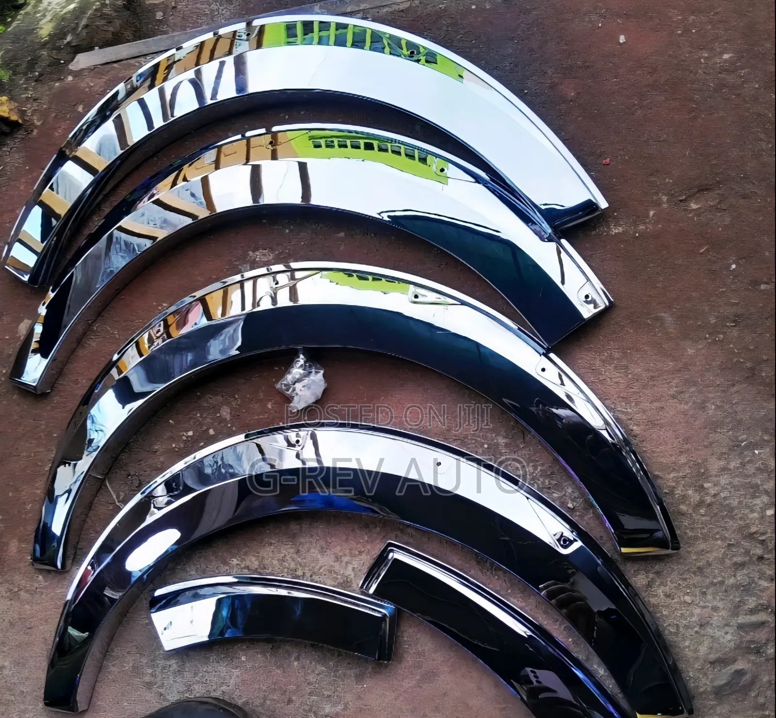 Hiace 7l/9l Chrome Fenders Flares
