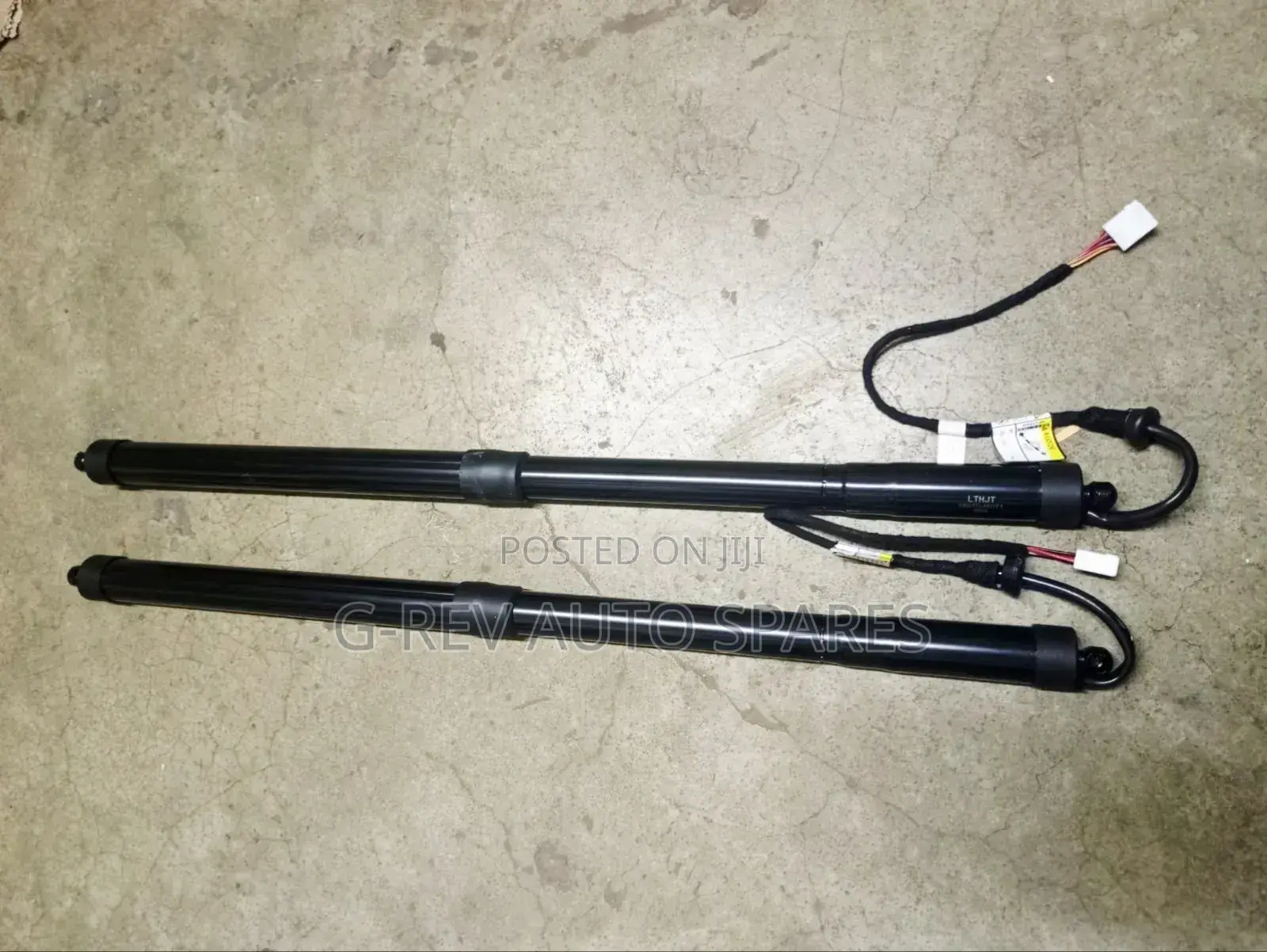 Toyota Rav4 2013-2021 Electric Boot Shocks.