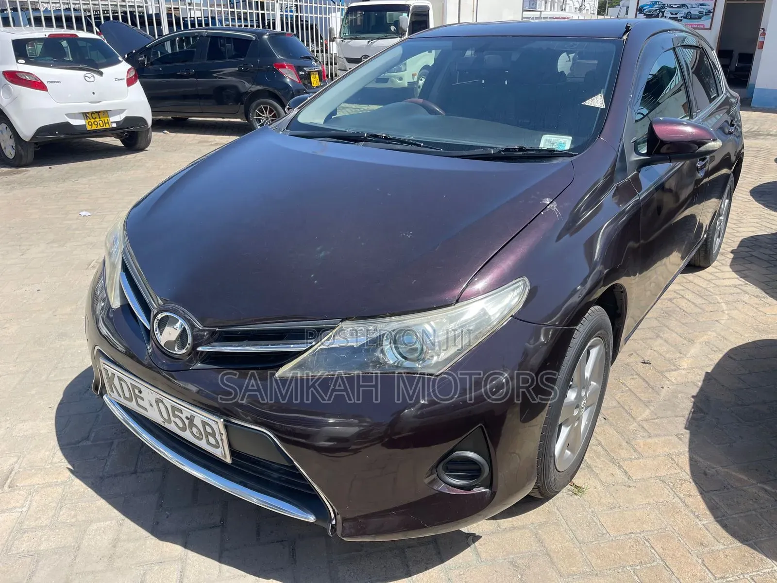 Toyota Auris 2014 Purple