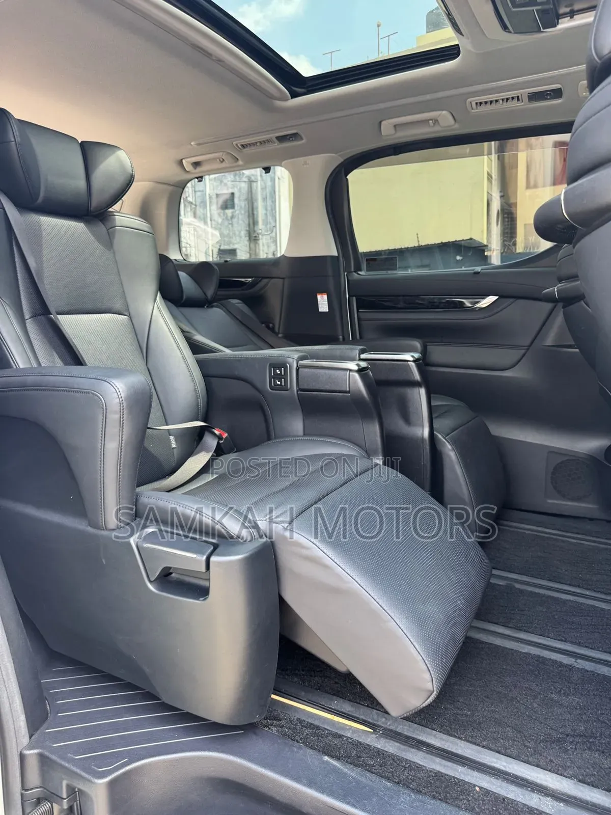 Toyota Alphard 2019 White