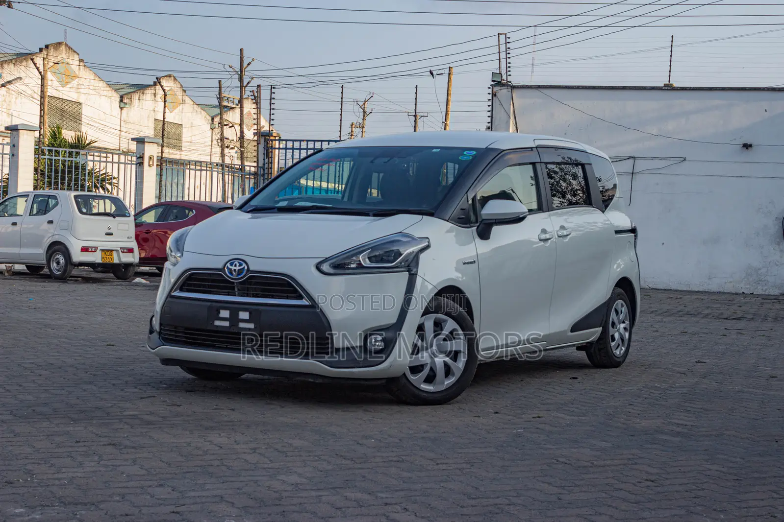 Toyota Sienta 1.5 Hybrid FWD 2018 Off white