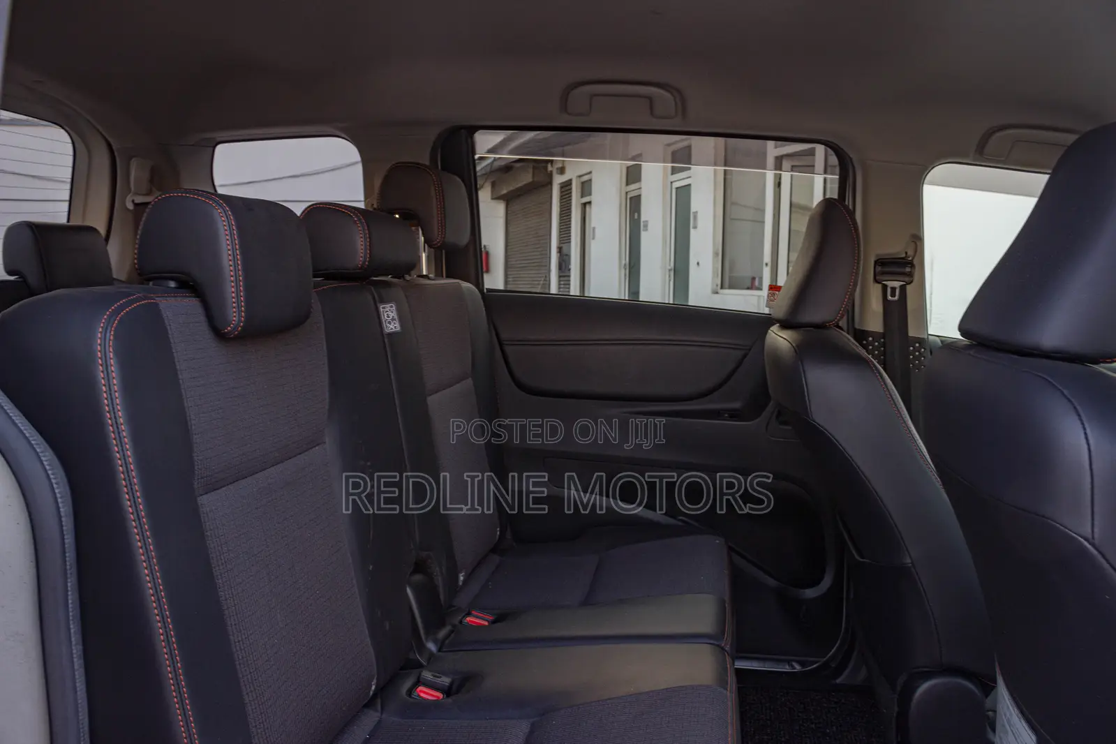 Toyota Sienta 1.5 Hybrid FWD 2018 Off white
