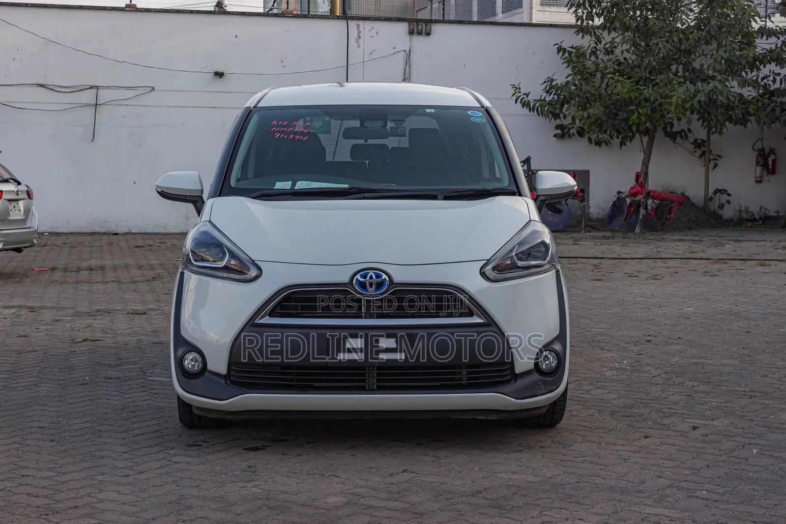 Toyota Sienta 1.5 Hybrid FWD 2018 Off white