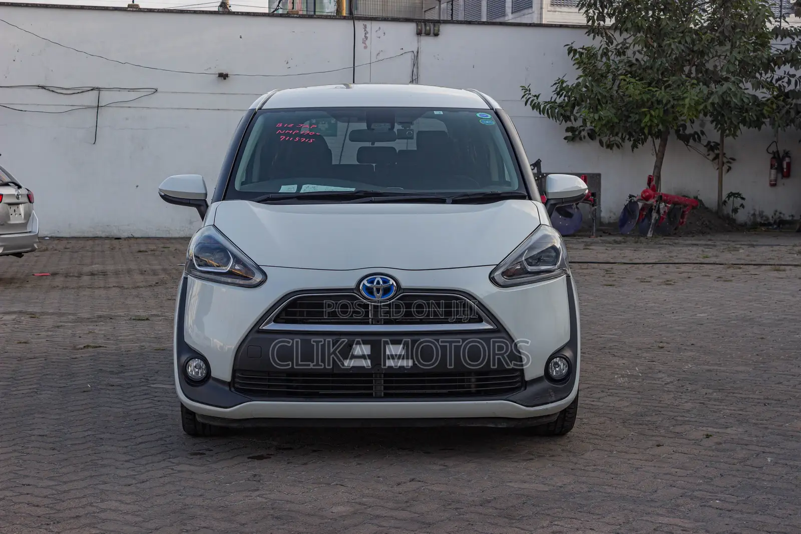 Toyota Sienta 1.5 Hybrid FWD 2018 Off white