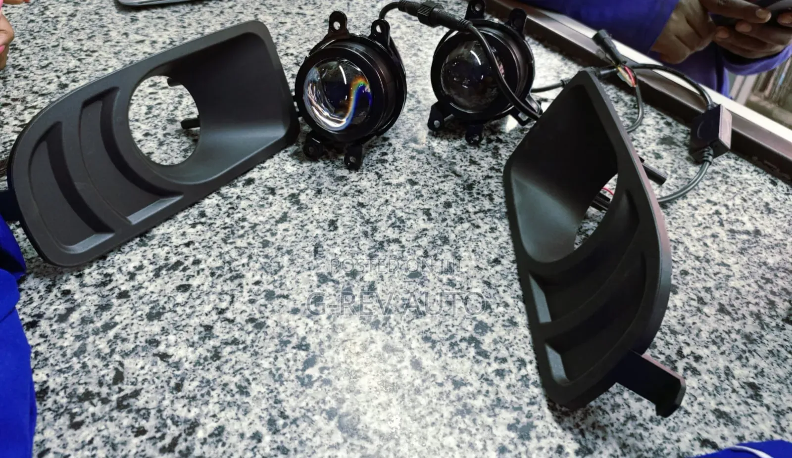 Land Cruiser 100 Seeies Bi-Led Foglights Projectors in Stock.