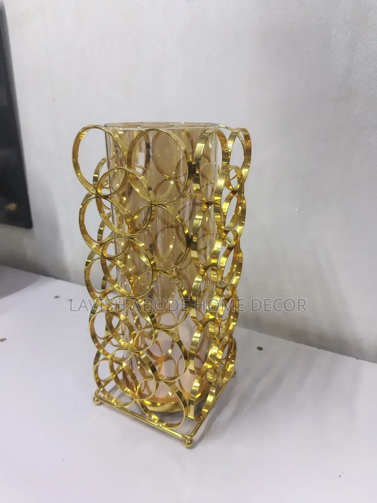 Polished Gold Glass Flower Vase With Timeless Elegance