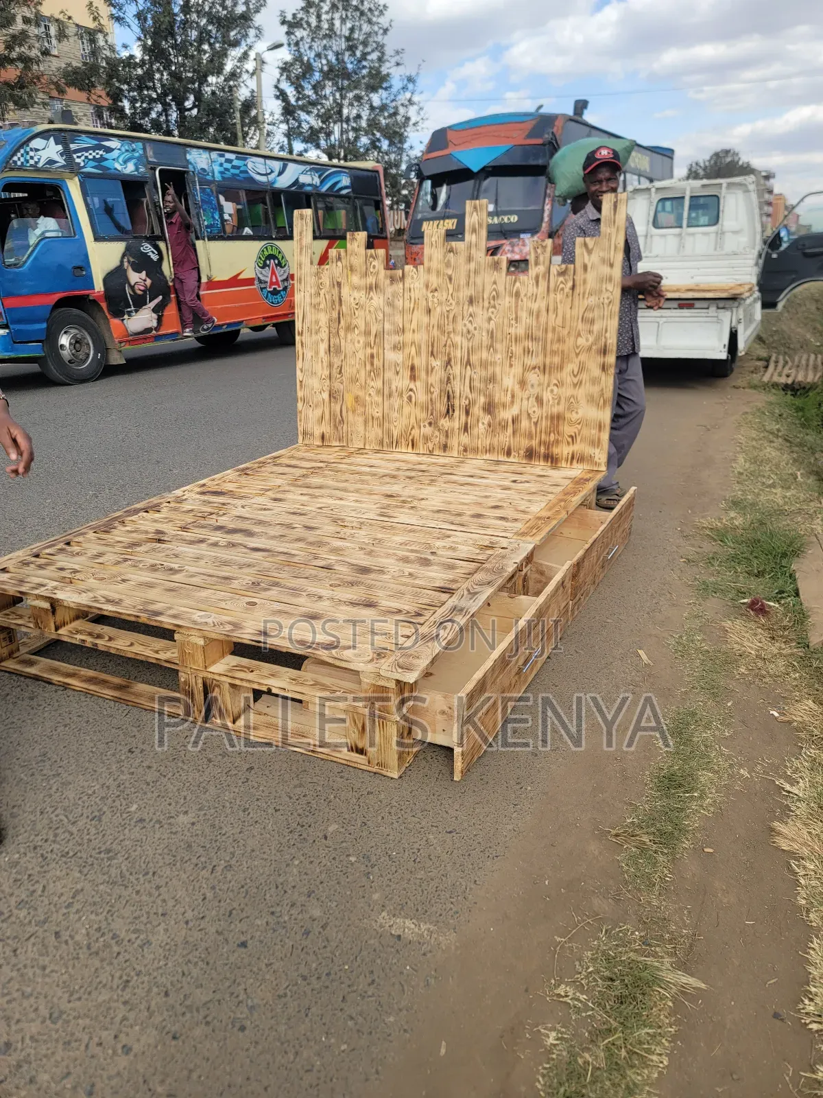 Heavy-duty Pallets Bed
