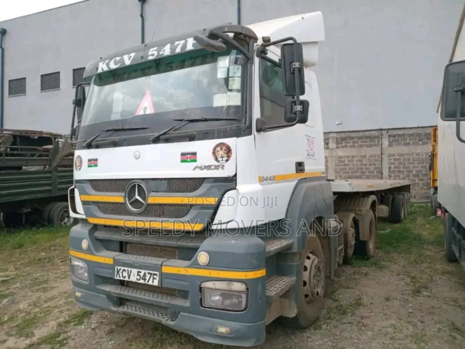 Flatbed/Skeleton/Containerised Trailers for Errands Are Available