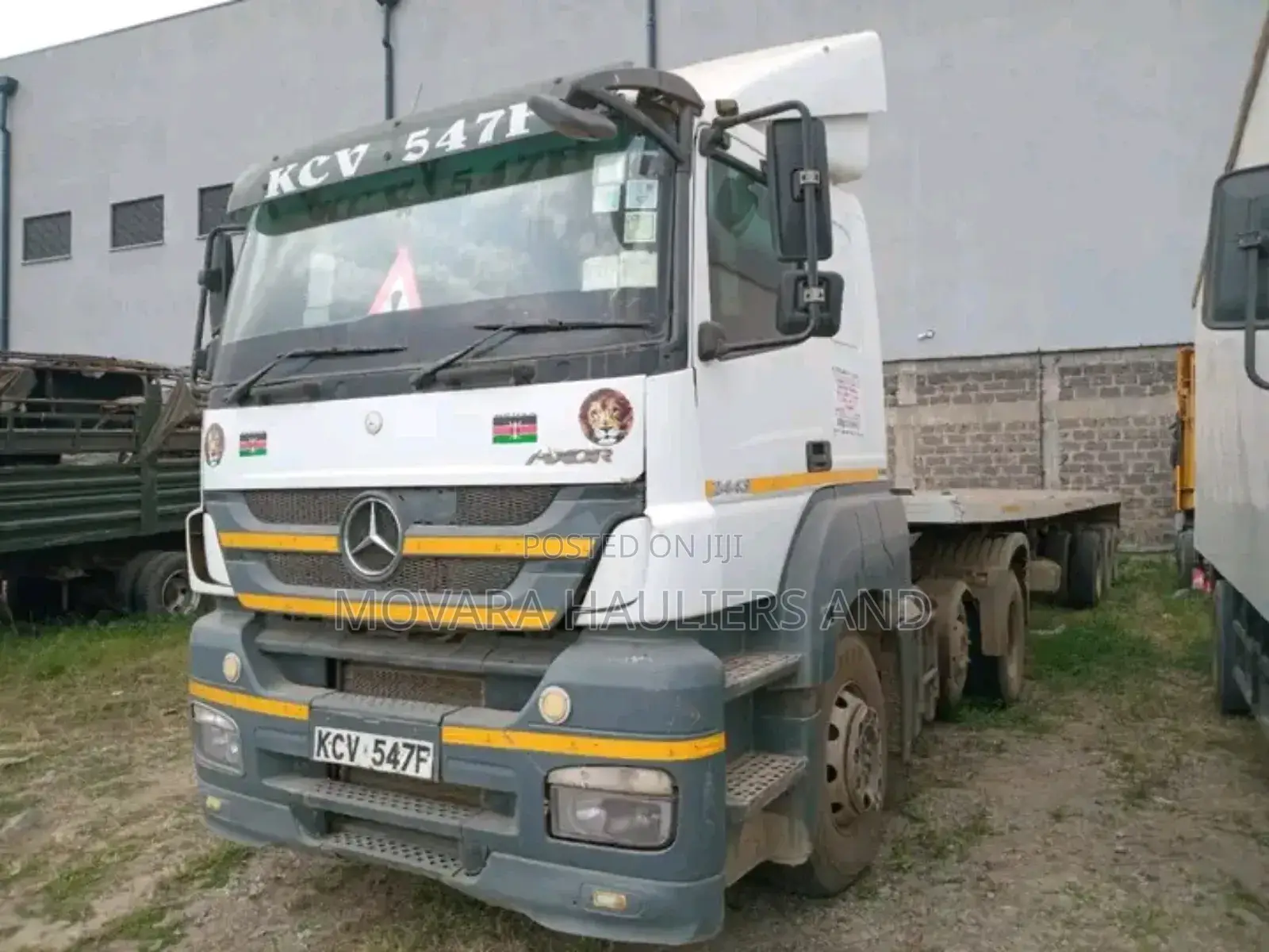 Flatbed/Skeleton/Containerised Trailers for Errands Are Available