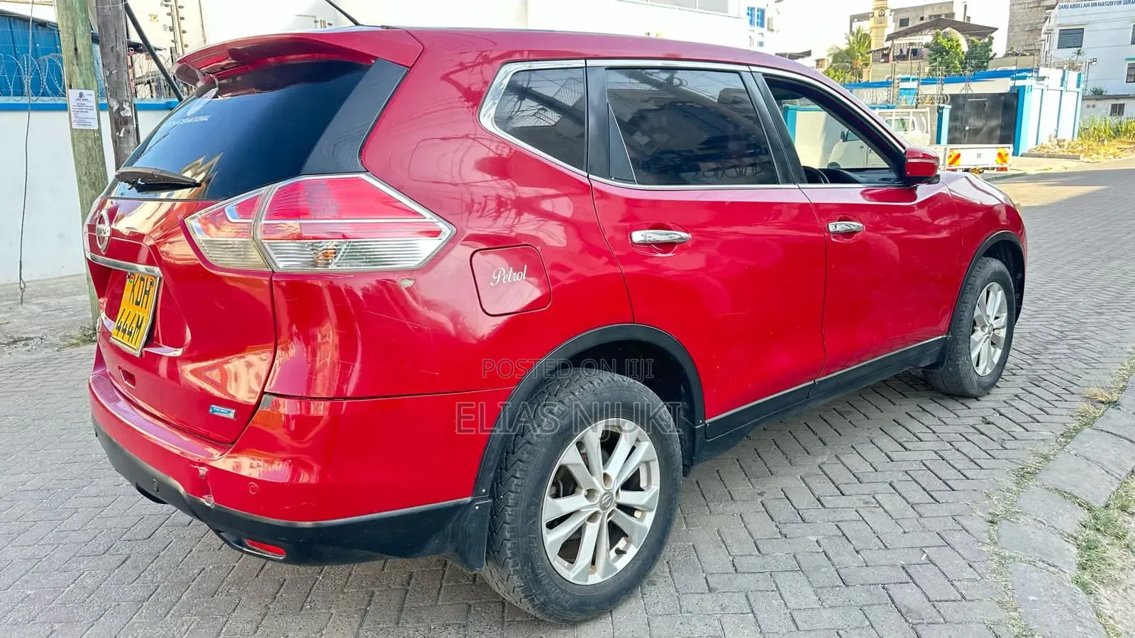 Nissan X-Trail 2.0 Petrol AWD 2014 Red