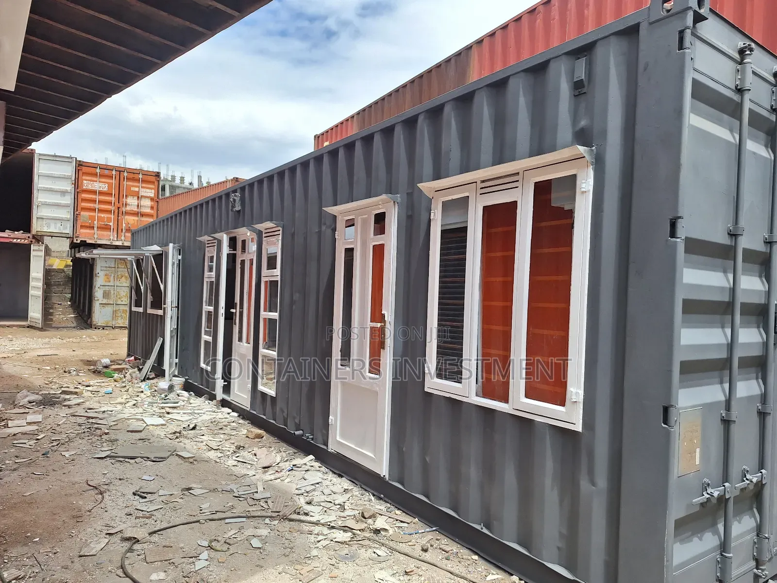 40ft Container Barbeshop/ Kitchen Unit - Luxurious Unit
