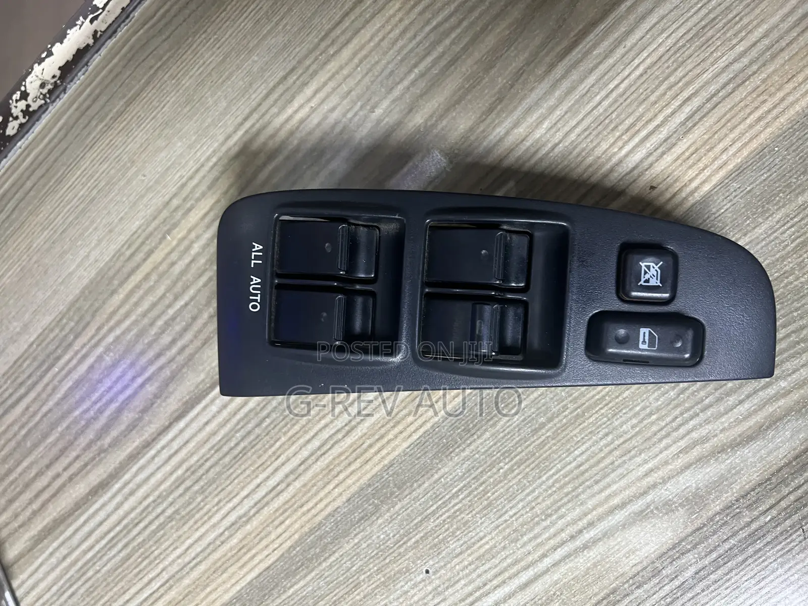 Toyota Avensis. Main Switch