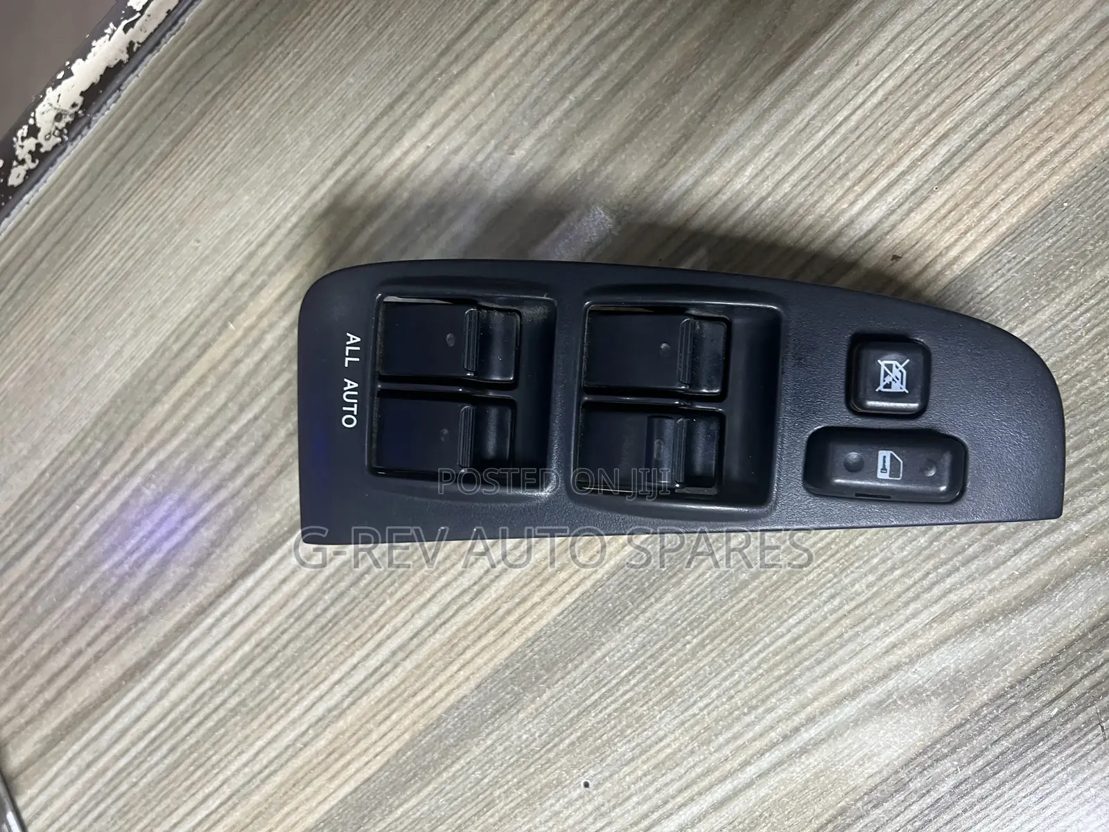 Toyota Avensis. Main Switch