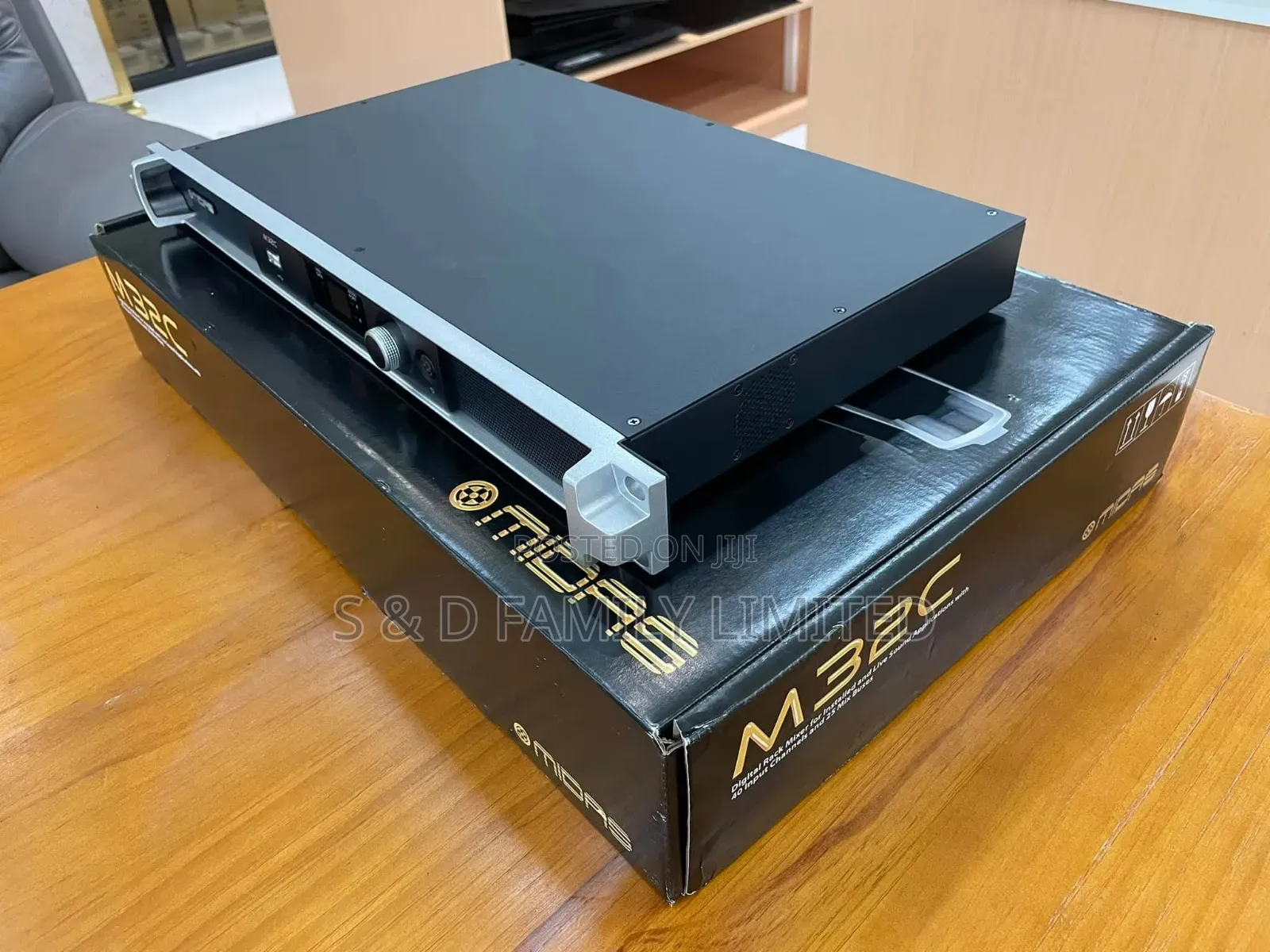 Midas M32c