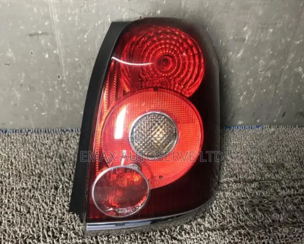Toyota Avensis 2007-2008 Taillight