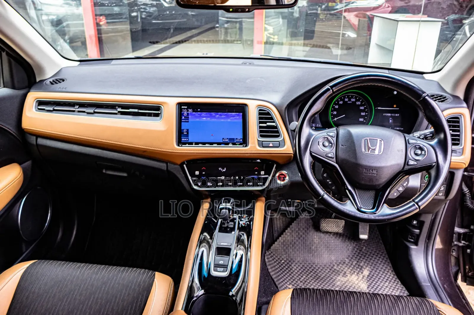 Honda Vezel 2019 Maroon